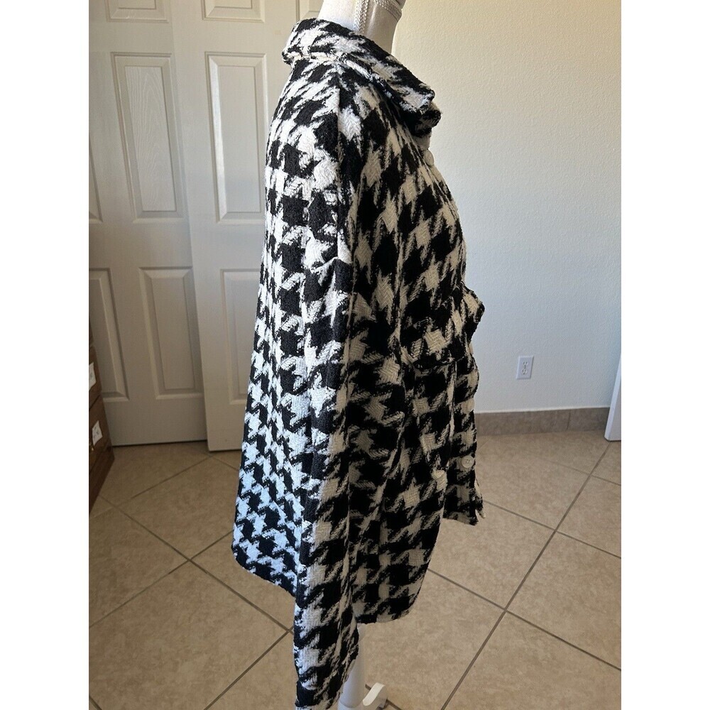 DQ STORE Womens Coat Black White Crown Foot Print Size Small - Picture 2 of 16